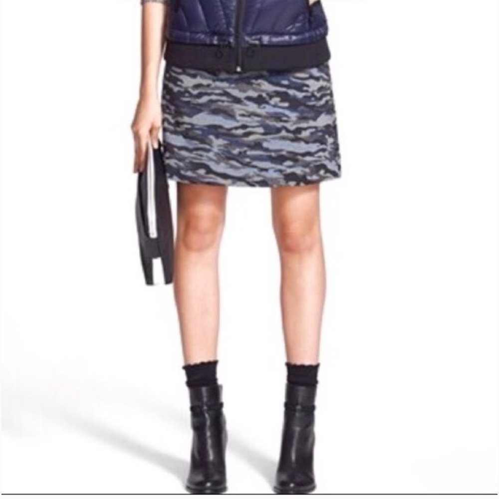 Halogen blue camo zipper size 4 mini skirt